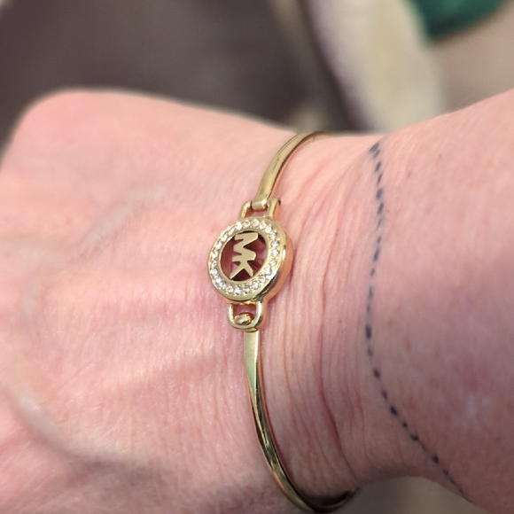 Michael Kors Gold MK Logo Bangle Bracelet Crystal Accent Hinged Designer Jewelry - Picture 3 of 3
